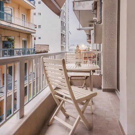Apartment Wood In The Center Of Thessaloniki